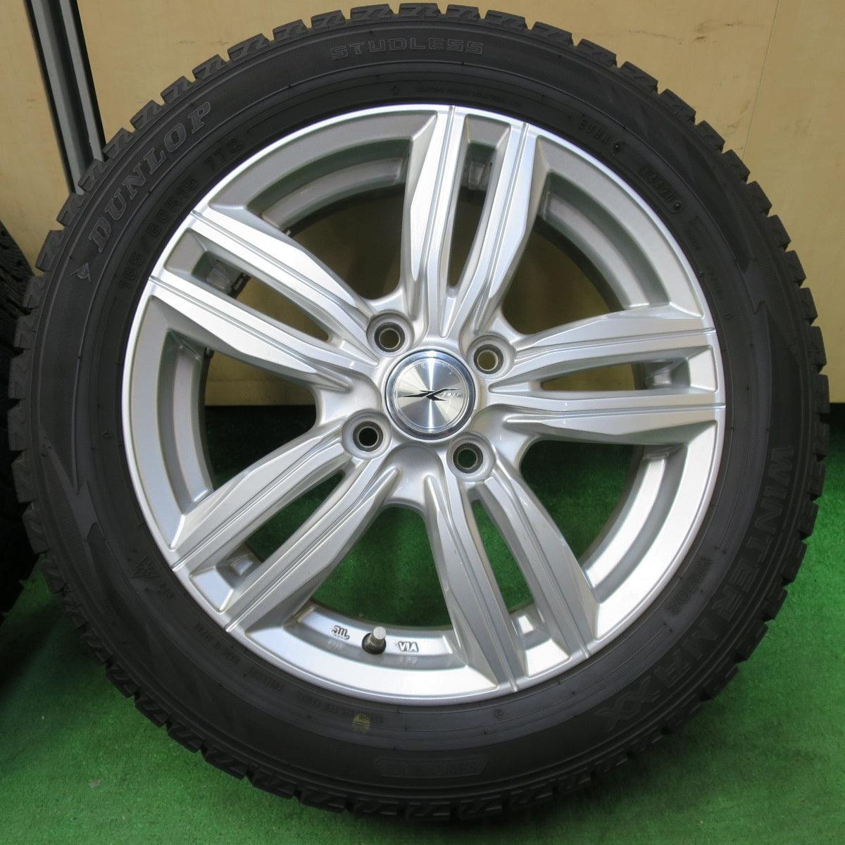 [送料無料] バリ溝！20年！キレイ！9分★スタッドレス 165/60R15 ダンロップ ウインターマックス WM02 JOKER ジョーカー 15インチ PCD100/4H★4093013イス