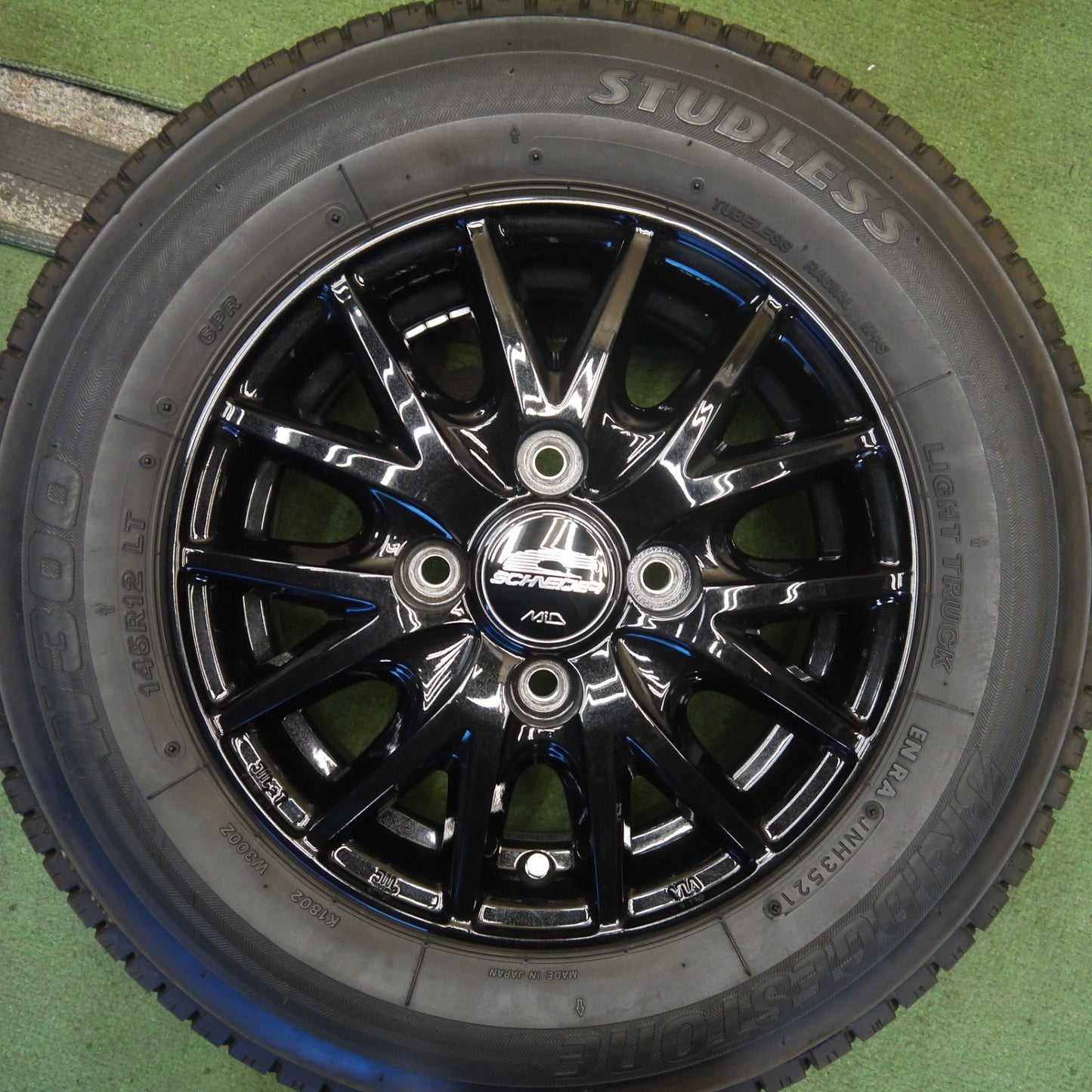 バリ溝！キレイ！9分◎スタッドレス 145R12 6PR ブリヂストン W300 SCHNEIDER MiD シュナイダー 12インチ PCD100/4H◎6081702Hス