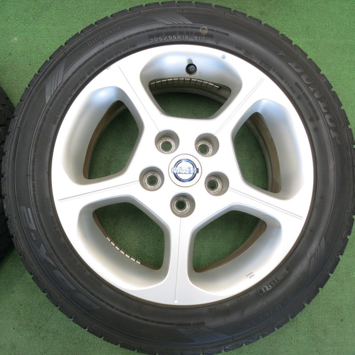 4本価格◎日産 ZE0 リーフ 純正 205/55R16 スタッドレス ダンロップ DSX-2 16インチ PCD114.3/5H◎6070505HAス