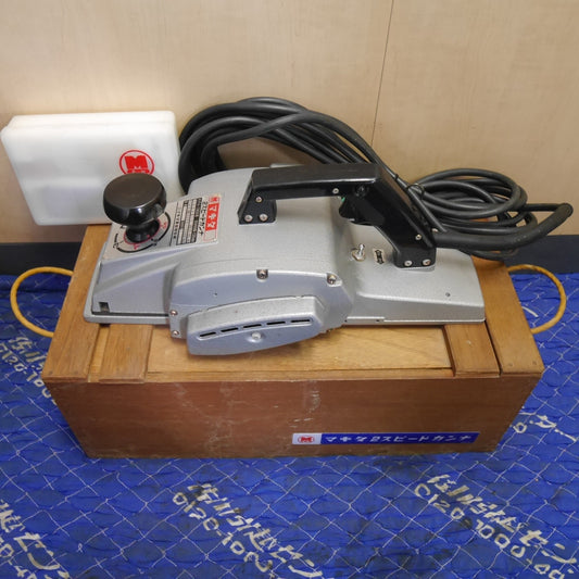 [送料無料] 付属品付き☆マキタ 136mm 2スピード カンナ 1804N 電動 工具 電気 かんな コード式 DIY 研摩 研磨 機 切削 Makita☆