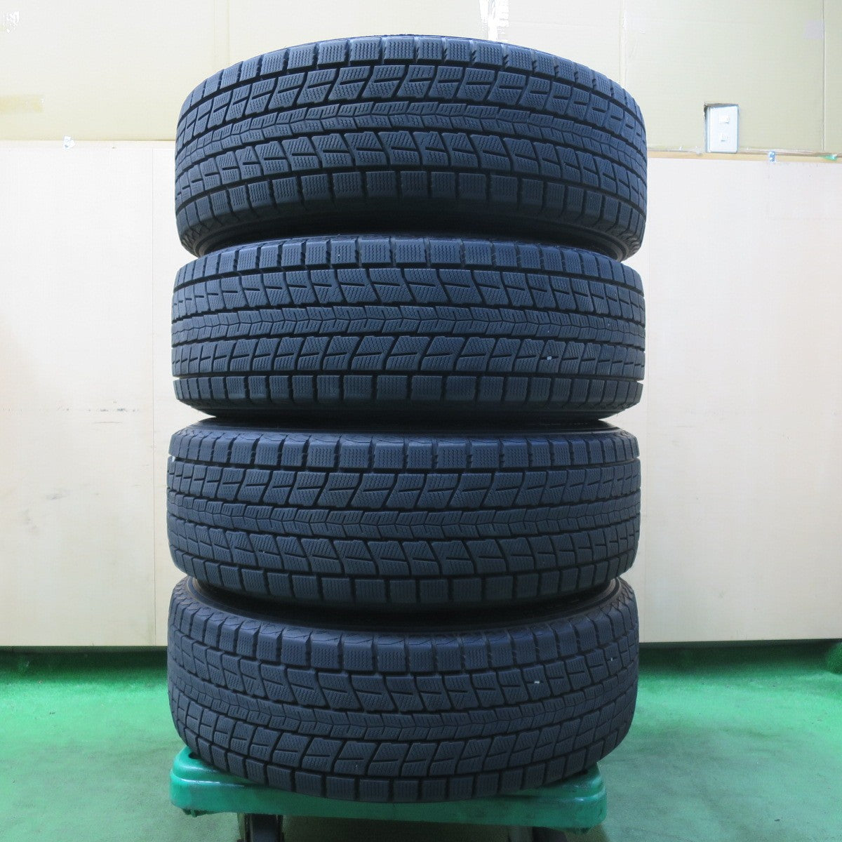 [送料無料] バリ溝！21年！キレイ！9分★LEHRMEISTER レアマイスター L-F FIRST 225/60R18 スタッドレス ダンロップ ウインターマックス SJ8+ トヨタ PCD114.3/5H★4112205イス