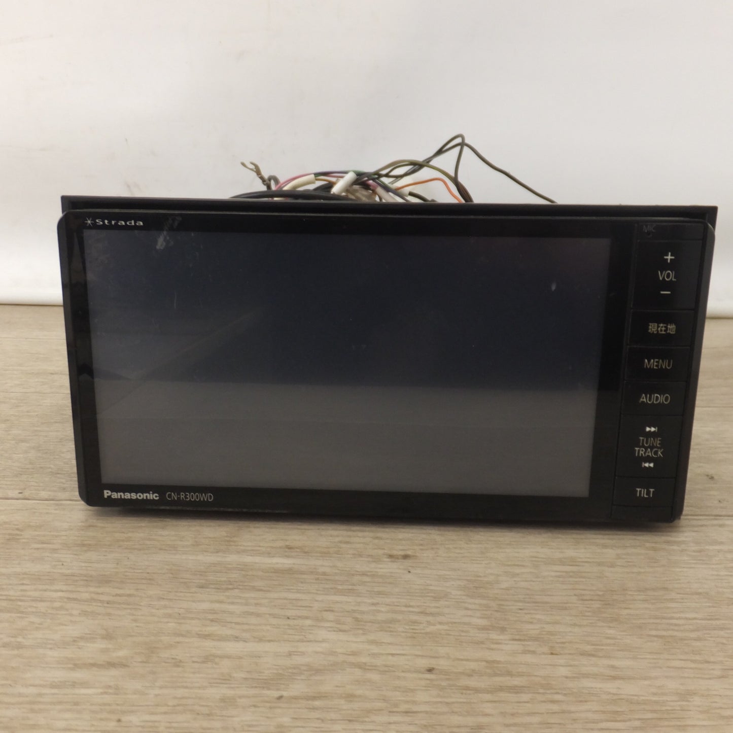[送料無料] ★パナソニック Panasonic SDカーナビステーション Rシリーズ Strada CN-R300WD(47)★