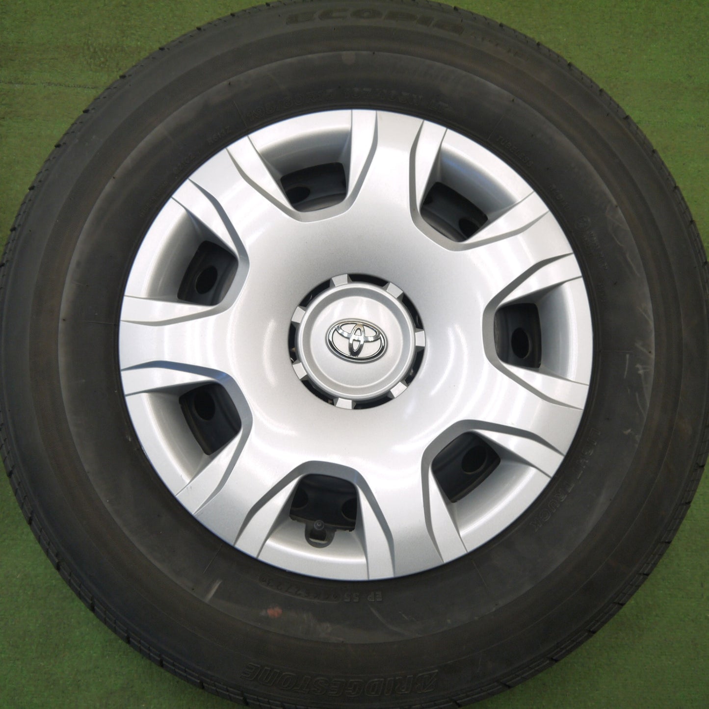4本価格！23年★トヨタ 200系 ハイエース 純正 スチール 195/80R15 107/105N ブリヂストン エコピア RD613 15インチ PCD139.7/6H★6031802Hノ