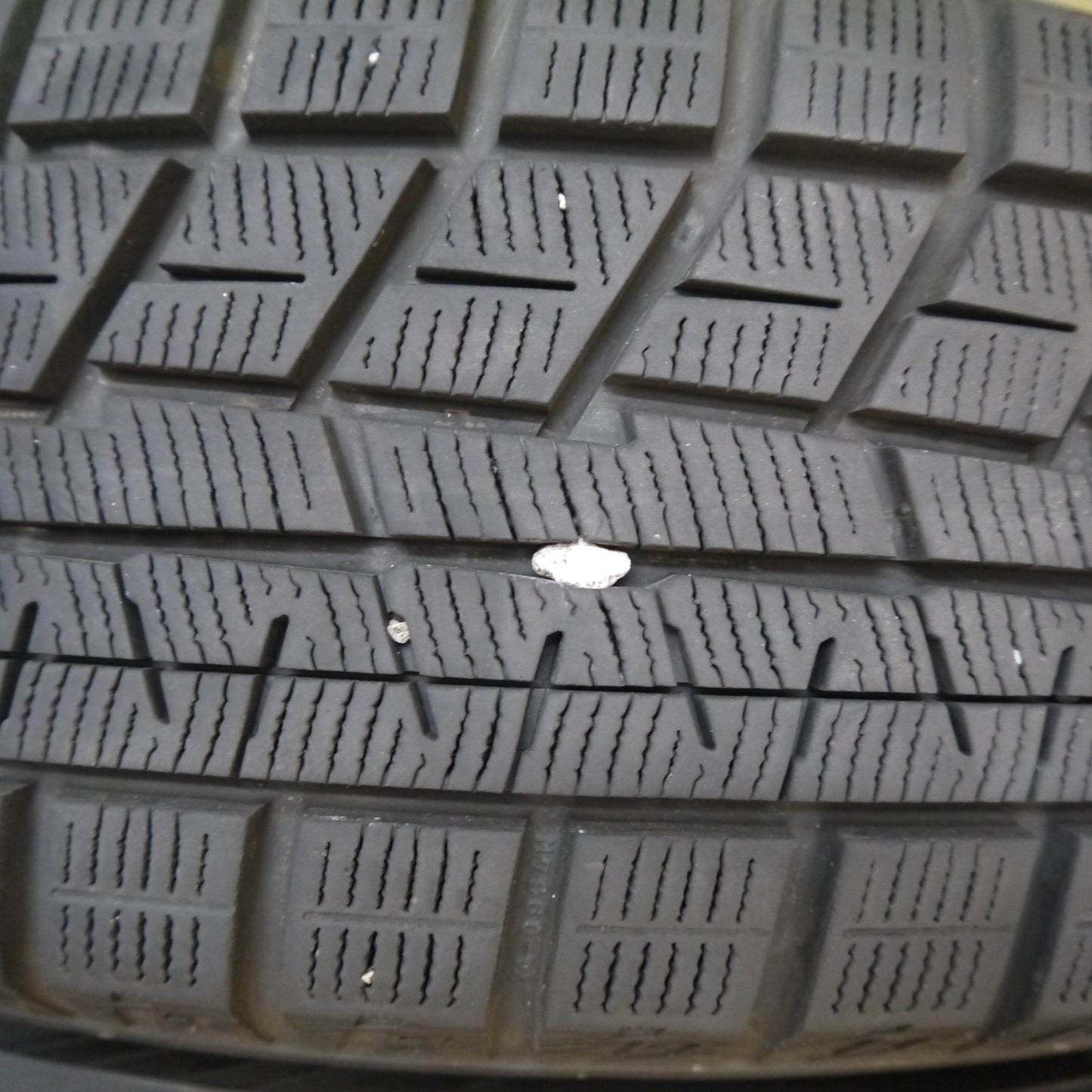 バリ溝！23年！キレイ！9分★スタッドレス 185/60R15 ヨコハマ アイスガード iG60 SCHNEIDER MiD シュナイダー 15インチ PCD100/4H★6030904Hス
