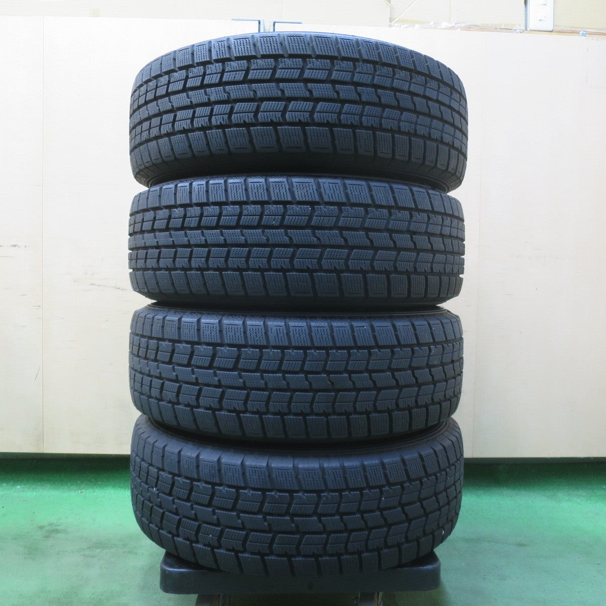 バリ溝！23年！キレイ！9.5分★トヨタ 80系 ノア ヴォクシー 純正 195/65R15 スタッドレス グッドイヤー アイスナビ7 15インチ PCD114.3/5H★6022606イス
