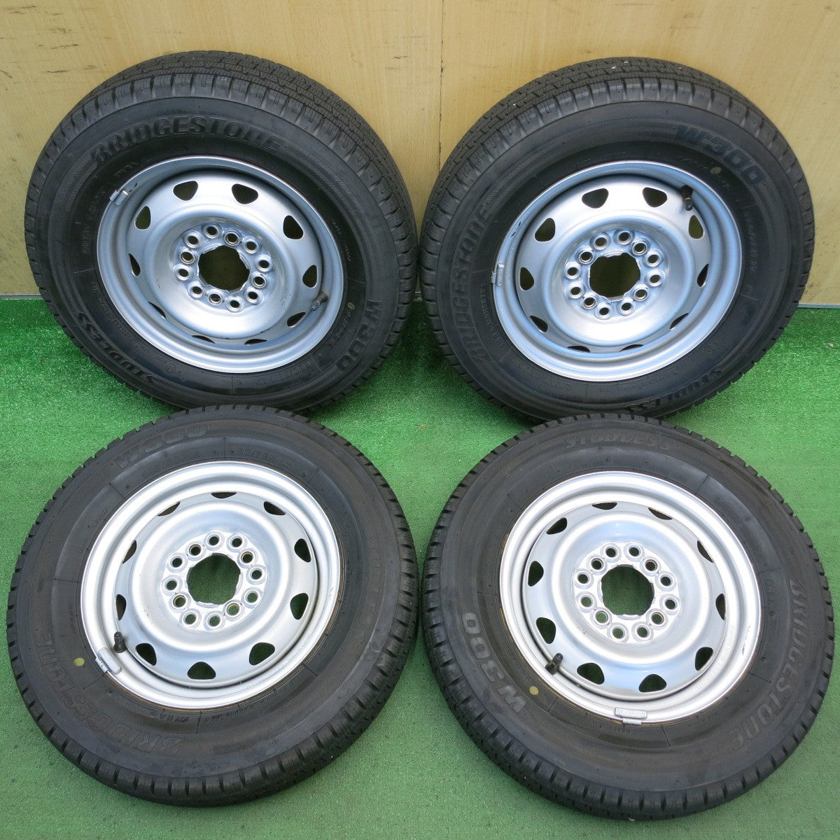 4本価格！25年◎スタッドレス 145/80R12 80/78N ブリヂストン W300 スチール ホイール 12インチ PCD100 110 114.3/4H マルチ◎6090606HAス