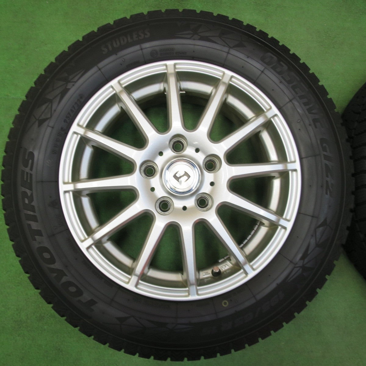 バリ溝！22年！キレイ！9分★スタッドレス 195/65R15 トーヨー オブザーブ GIZ2 weds ウェッズ 15インチ PCD114.3/5H★4121204イス