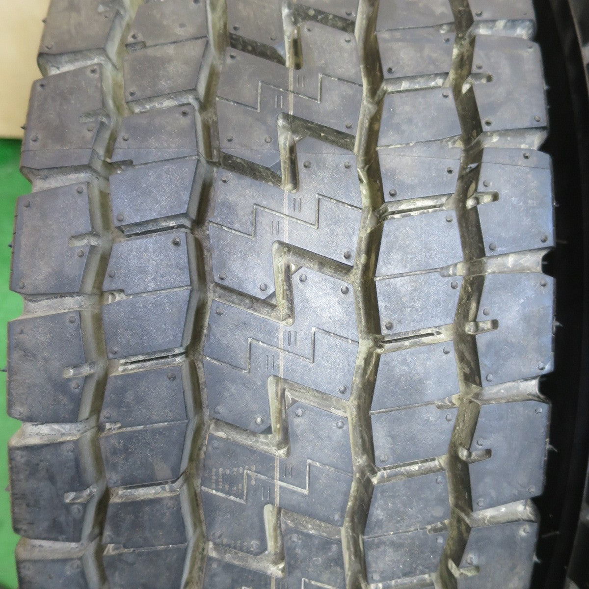 バリ溝！21年！ほぼ10分！6本★トラック タイヤ 215/70R17.5 123/121J ヨコハマ 710R 17.5インチ ミックス オールシーズン★5061005イスタ