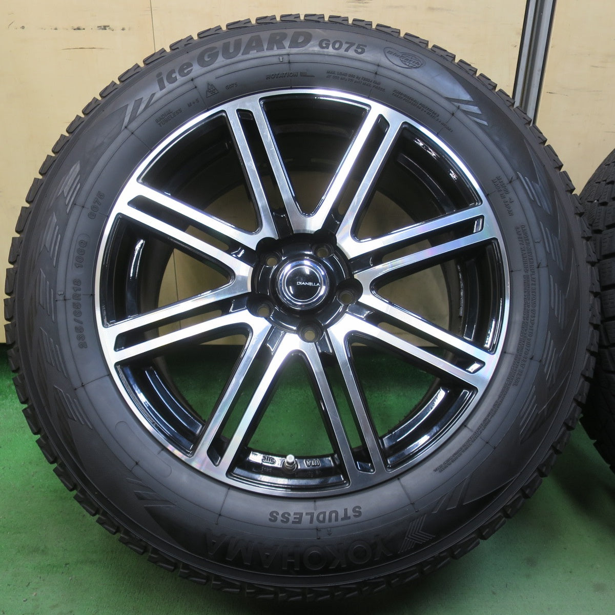 センサー付！バリ溝！23年！キレイ！9.5分★レクサス RX 等 235/65R18 スタッドレス ヨコハマ アイスガード G075 DIANELLA ディアネラ 18インチ PCD114.3/5H★6033015イス