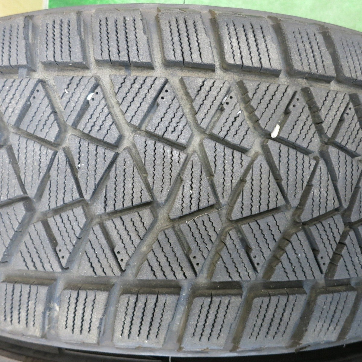 バリ溝！8.5分◎スタッドレス 225/60R18 ブリヂストン ブリザック DM-V2 AZ SPORTS AZスポーツ 18インチ PCD114.3/5H◎6012207HAス