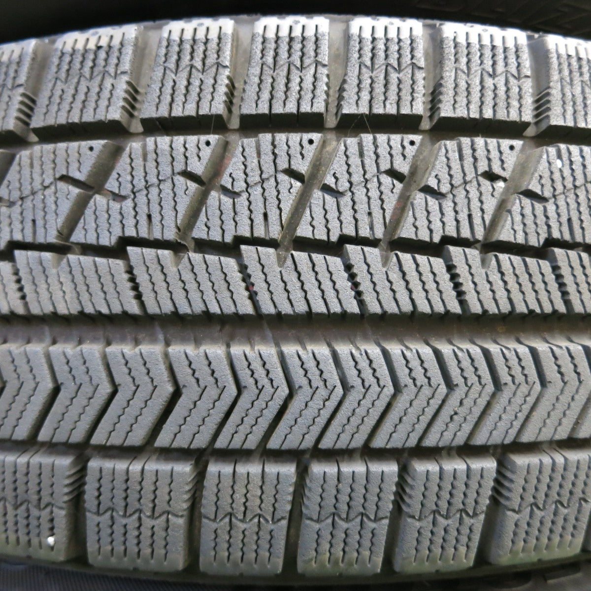 *送料無料* バリ溝！キレイ！8.5分★スタッドレス 175/65R15 ブリヂストン ブリザック VRX MiLLOUS ミルアス 15インチ PCD100/4H★4041001イス