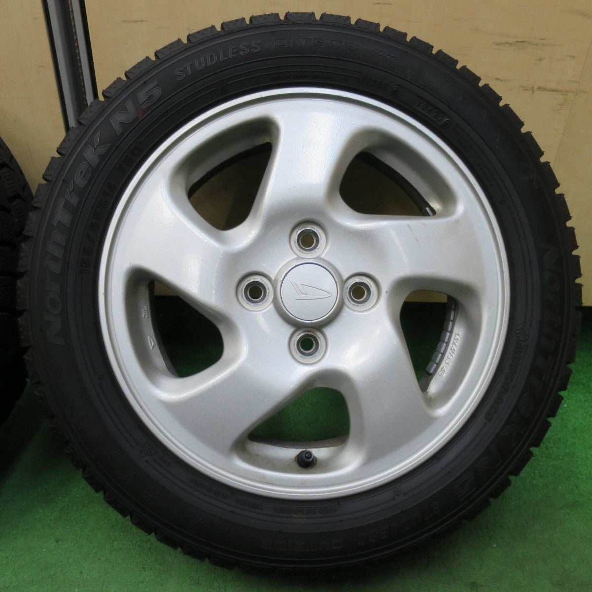 バリ溝！22年！ほぼ10分★ダイハツ ムーヴ 純正 155/65R14 スタッドレス オートバックス ノーストレック N5 14インチ PCD100/4H★5021112イス