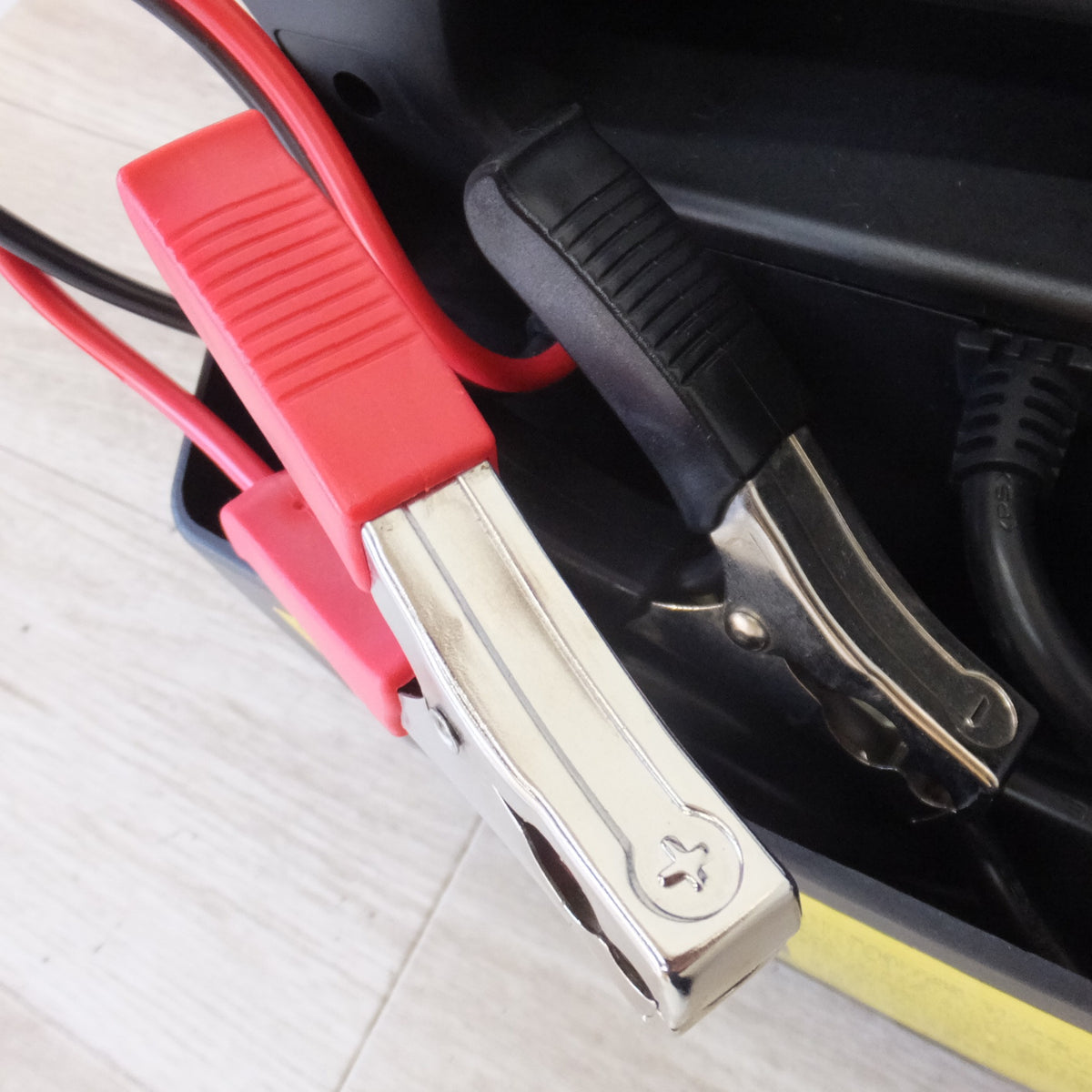 未使用★ACデルコ ACDelco 全自動マイコン制御バッテリーチャージャー AD-0007　12Vバッテリー専用★