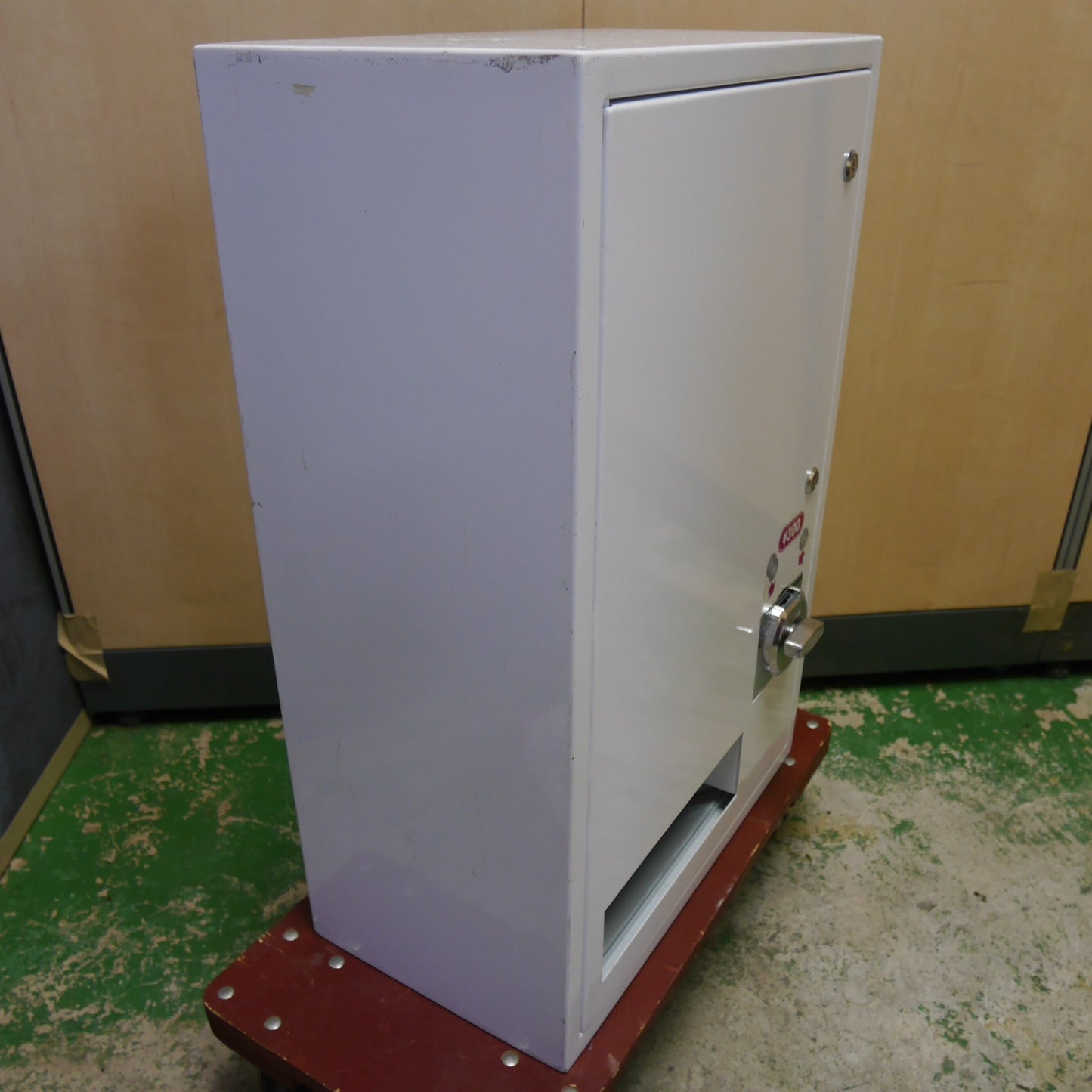 [送料無料] ☆手動式 自動 販売機 トレカ BOX トレーディング カード ボックス 自販機 ガチャ ガチャ メーカー 型式 不明 現状品④☆