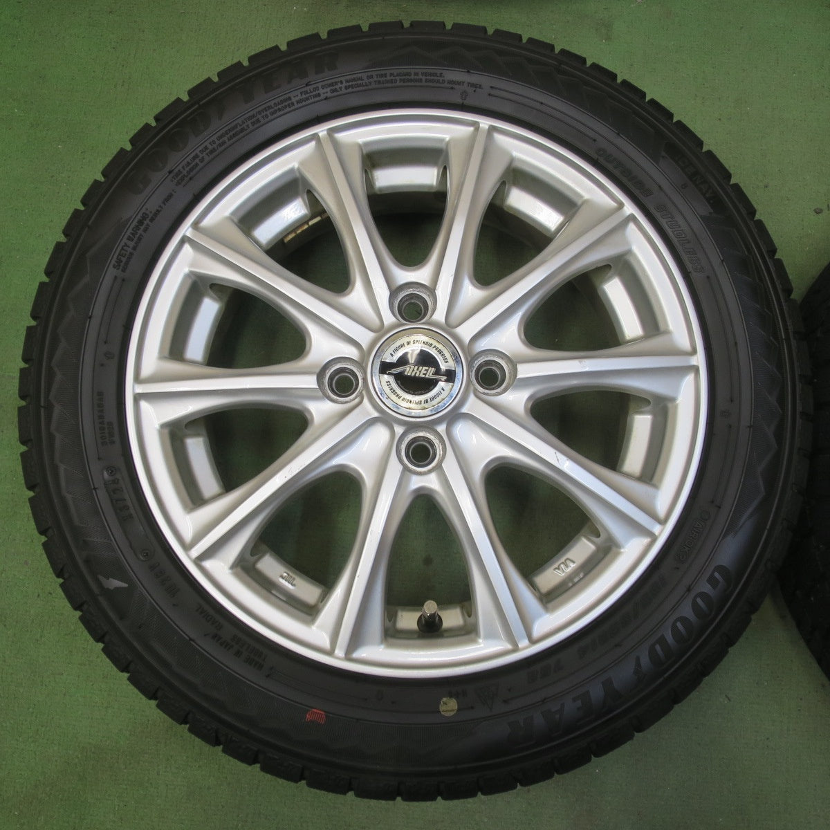 バリ溝！24年！8.5分◎スタッドレス 155/65R14 グッドイヤー アイスナビ8 AXEL アクセル 14インチ PCD100/4H◎6100902イス