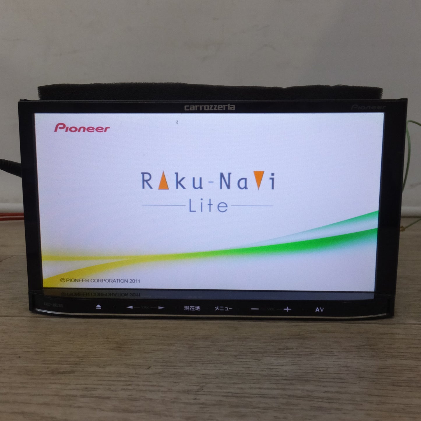 [送料無料] 現状品★カロッツェリア carrozzeria AV一体型メモリーナビゲーション 楽ナビLite AVIC-MRZ05★