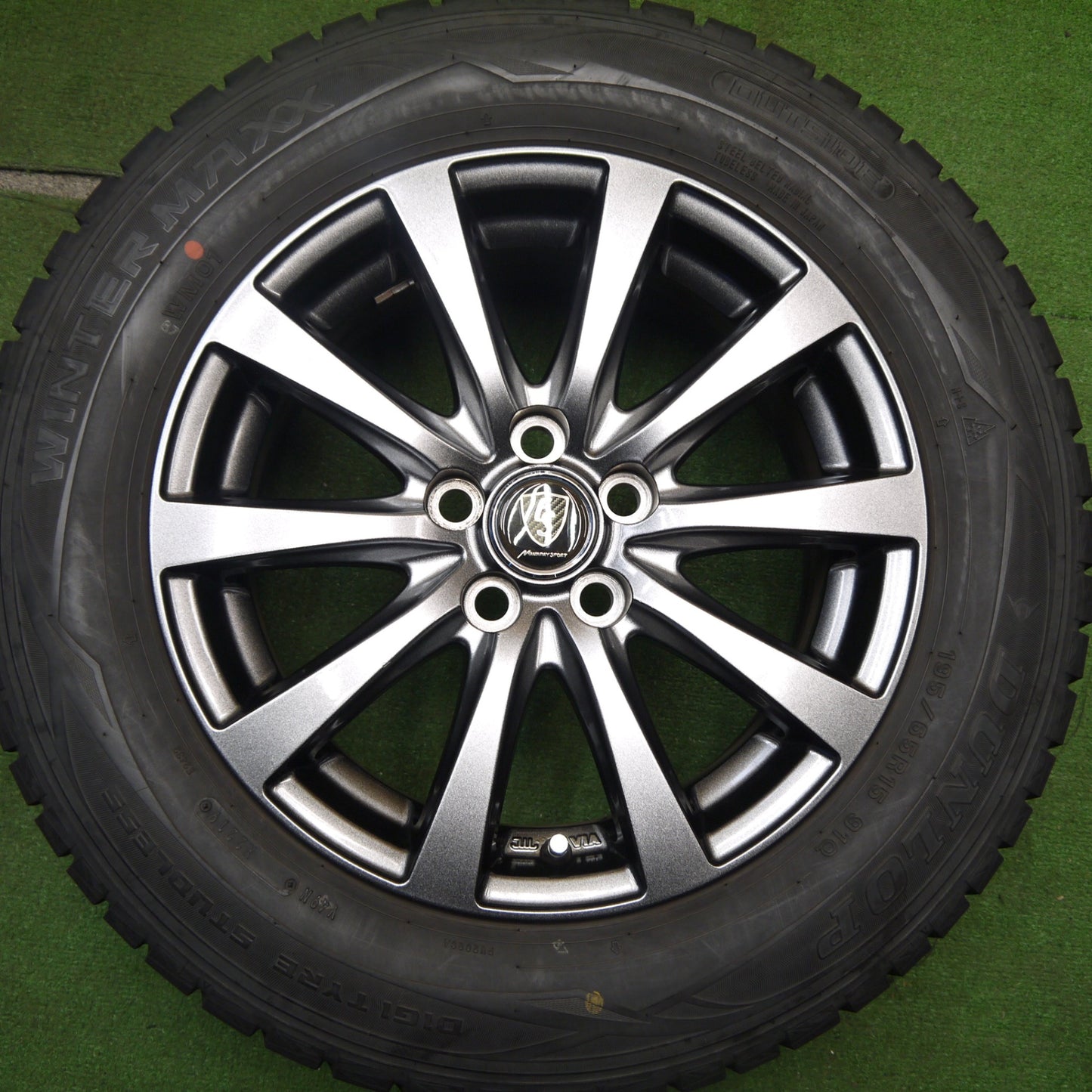 [送料無料] バリ溝！キレイ！9分★プリウス 等 195/65R15 スタッドレス ダンロップ ウインターマックス WM01 MANARAY SPORT マナレイ スポーツ 15インチ PCD100/5H★5040105Hス