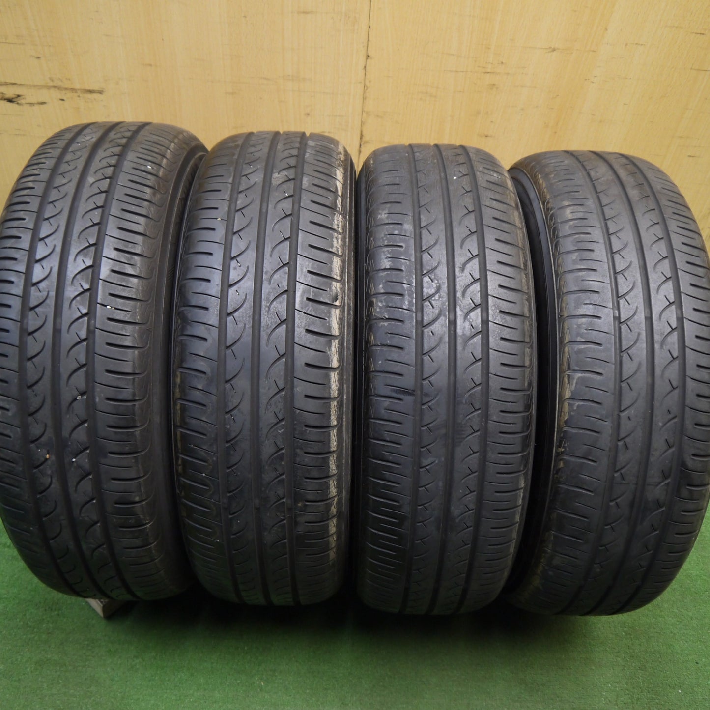 [送料無料] バリ溝！9分★トヨタ bB 純正 185/65R15 ヨコハマ ブルーアース AE01 15インチ PCD100/4H★5040702Hノ
