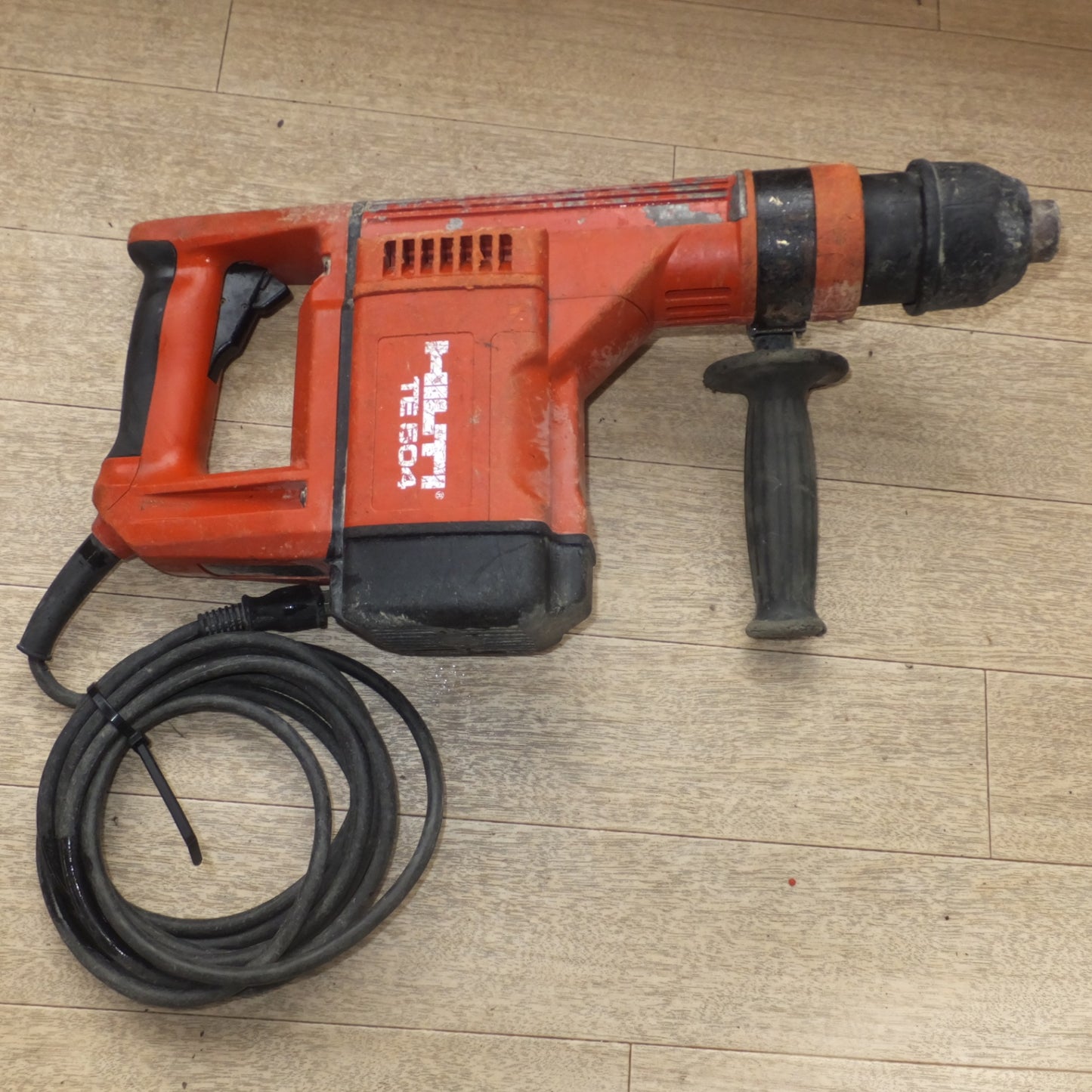 [送料無料] ★ヒルティ HILTI ハンマードリル TE504　900W 9.6A 100V～ 50-60Hz★