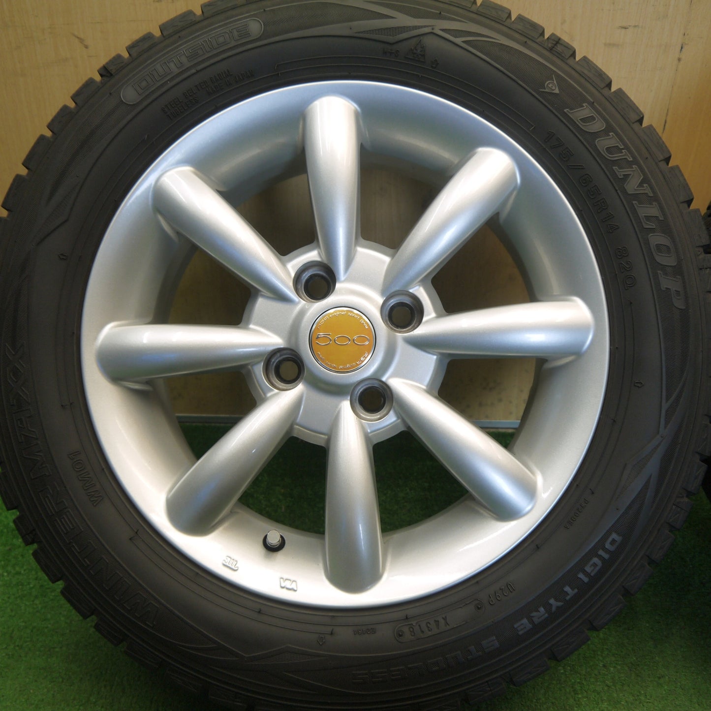 キレイ◎FIAT フィアット 500 TARGA AGA 500 175/65R14 スタッドレス ダンロップ ウインターマックス WM01 14インチ PCD98/4H◎6071503Hス
