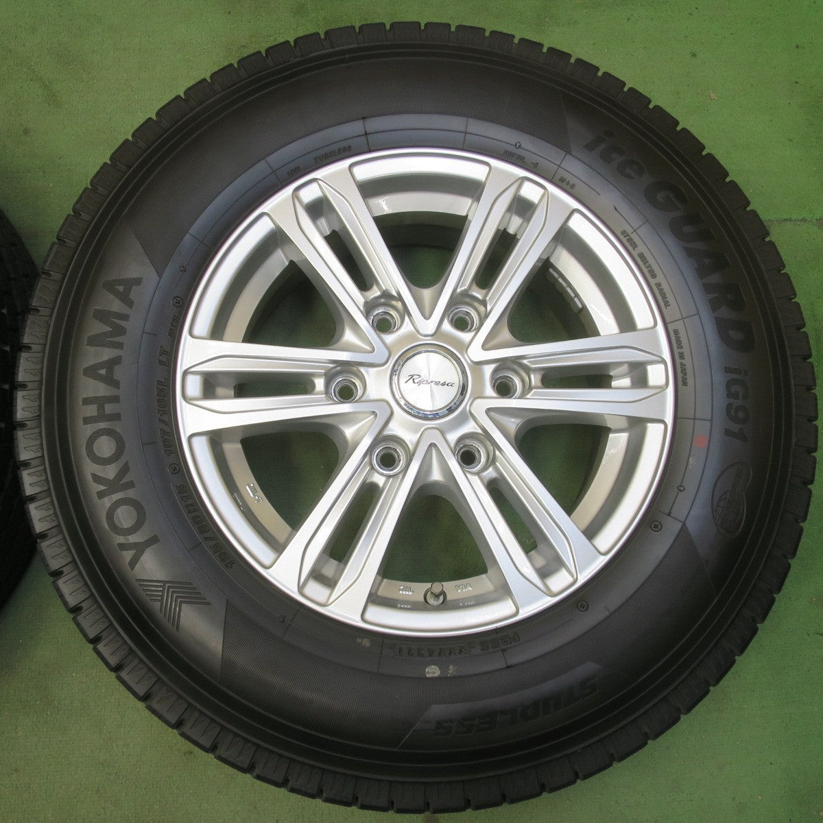 バリ溝！キレイ！9.5分◎スタッドレス 195/80R15 107/105L ヨコハマ アイスガード iG91 Ripresa リプレーザ 15インチ PCD139.7/6H◎6082904イス