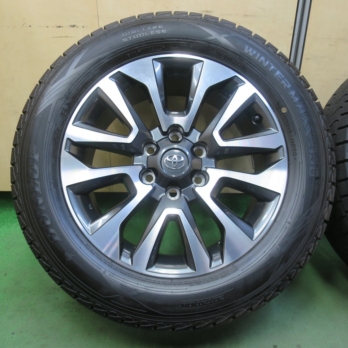 ほぼ未使用！24年！キレイ★トヨタ 150系 ランクル プラド 純正 265/55R19 スタッドレス ダンロップ ウインターマックス SJ8 SJ8+ 19インチ PCD139.7/6H★6051201イス
