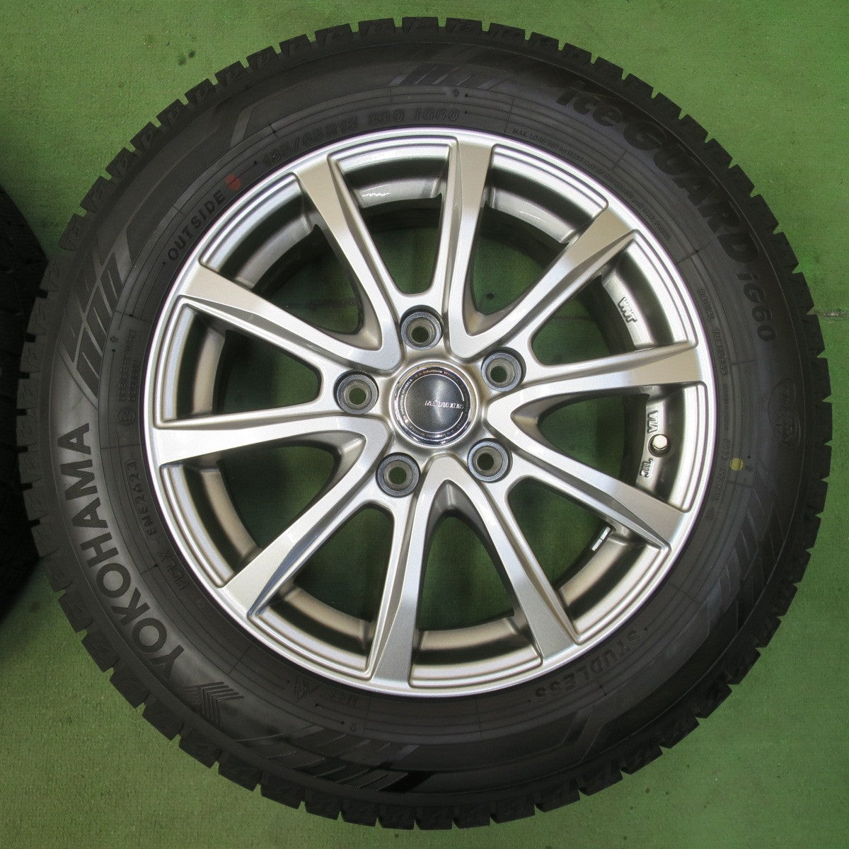 バリ溝！23年！キレイ！9.5分以上★スタッドレス 185/65R15 ヨコハマ アイスガード iG60 MiLLOUS ミルアス 15インチ PCD114.3/5H★5112906イス