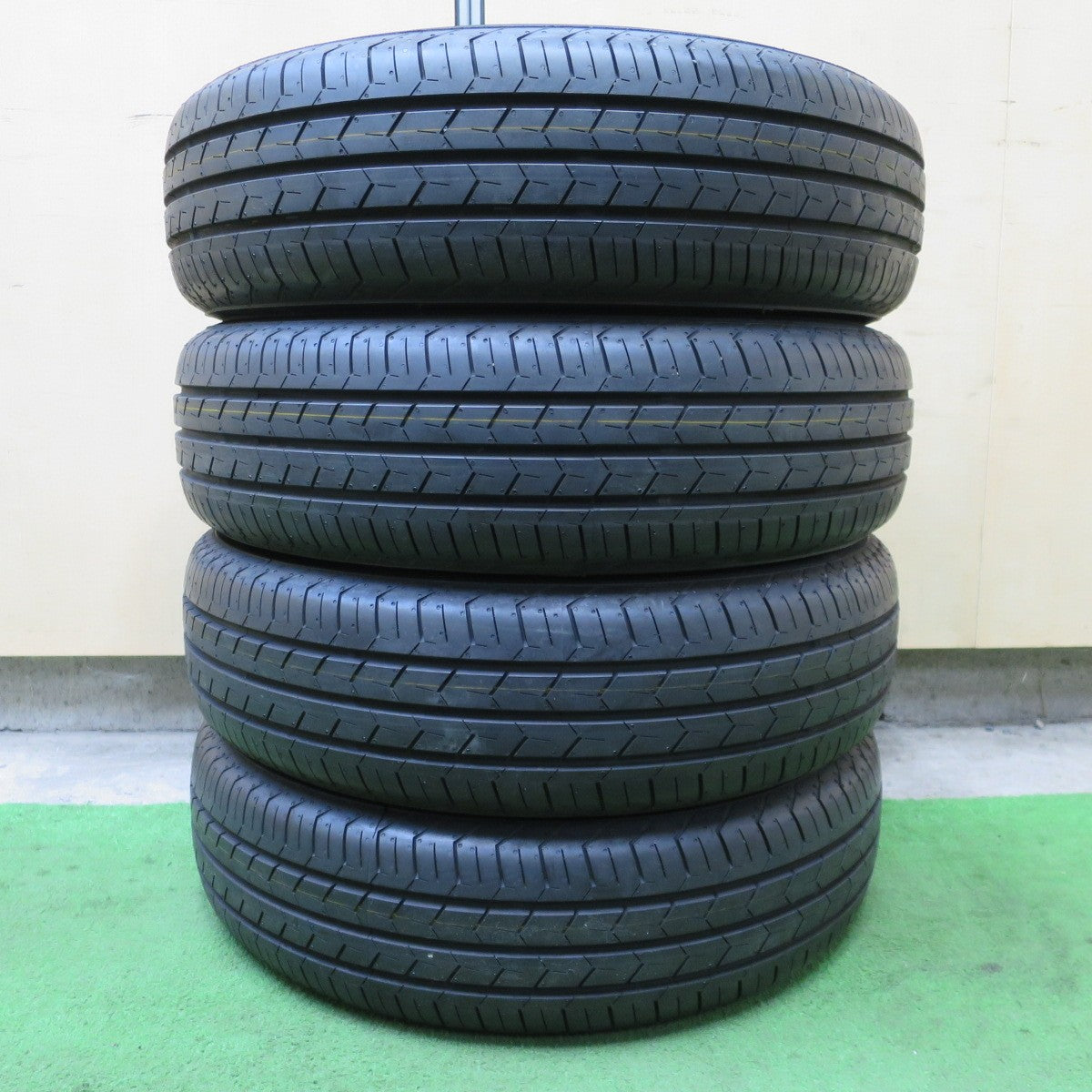 新車外し！25年★165/65R15 ヨコハマ BluEarth-FE AE30 ブルーアース 15インチ タイヤ デリカ D:2 ソリオ タフト 等★6030702NGノタ