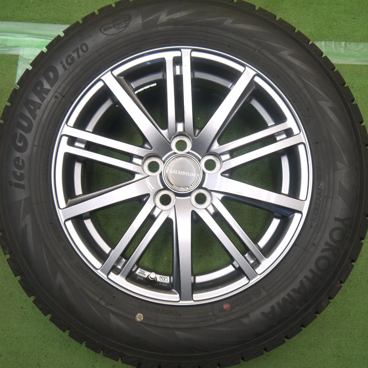 バリ溝！25年！キレイ！ほぼ10分◎プリウス 等 195/65R15 スタッドレス ヨコハマ アイスガード iG70 BALMINUM BR10 バルミナ 15インチ PCD100/5H◎6091404Hス