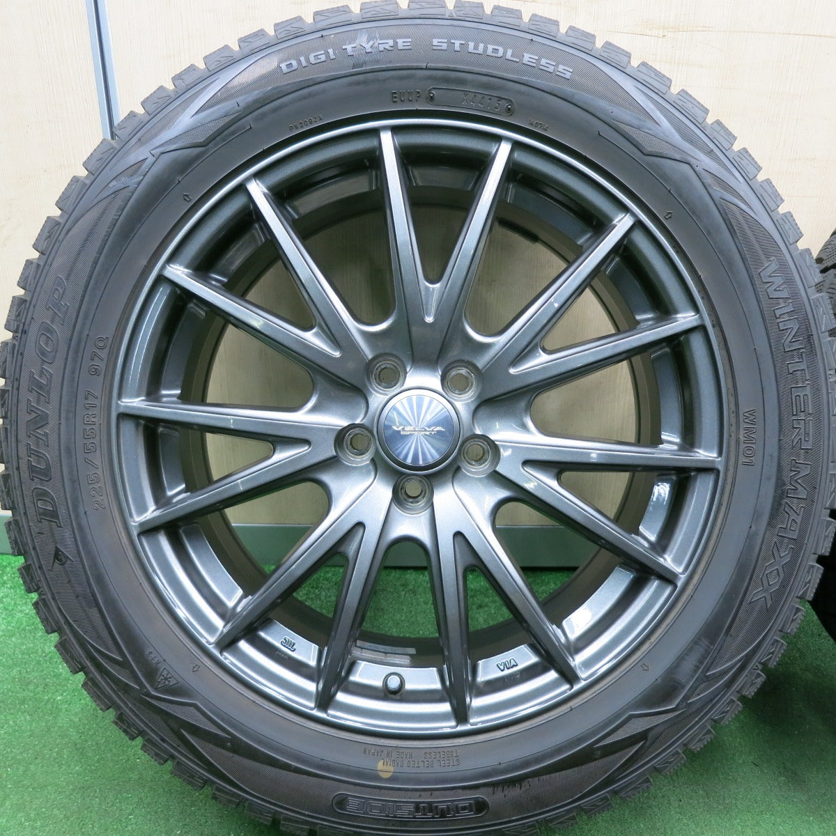*送料無料* バリ溝！キレイ！9.5分★XV等 225/55R17 スタッドレス ダンロップ ウインターマックス WM01 VELVA SPORT ヴェルヴァ PCD100/5H★4051508HAス