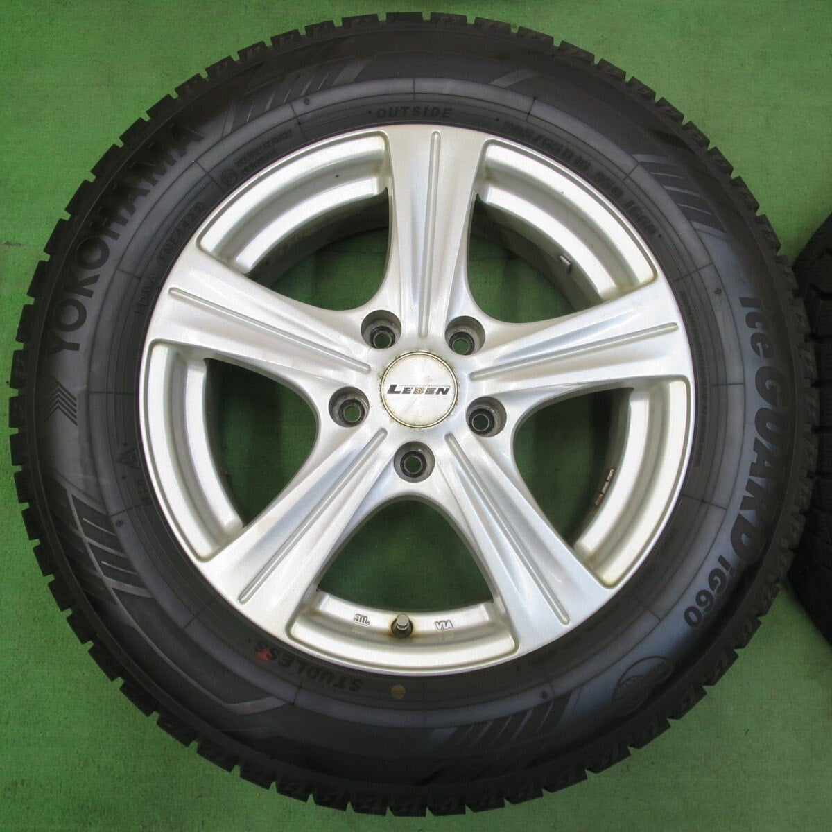 バリ溝！22年！9.5分★スタッドレス 205/65R16 ヨコハマ アイスガード iG60 LEBEN レーベン 16インチ PCD114.3/5H★5032010イス