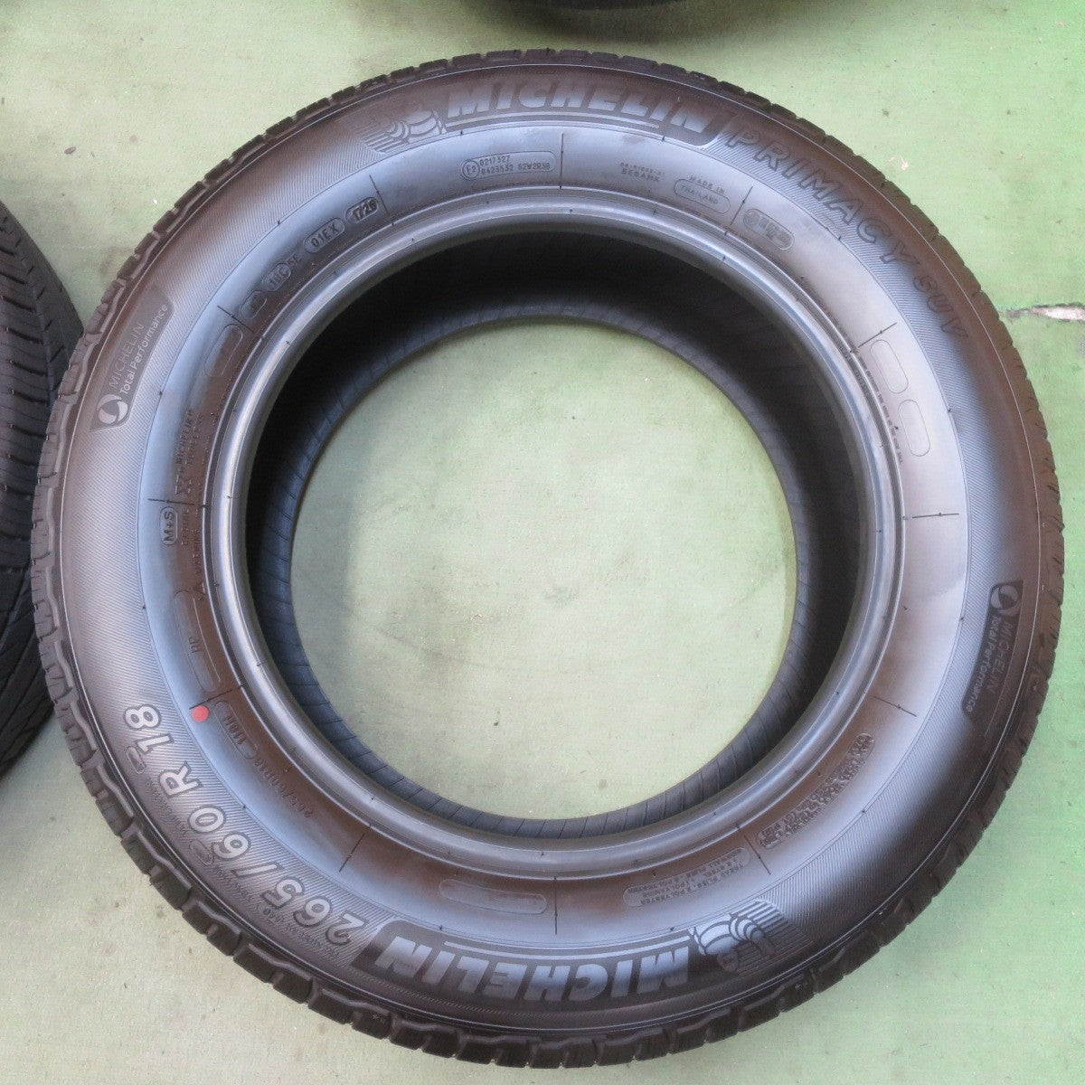新車外し！26年◎265/60R18 ミシュラン プライマシー SUV タイヤ 18インチ ランクル プラド ハイラックス トライトン パジェロ 等◎6082804イノタ