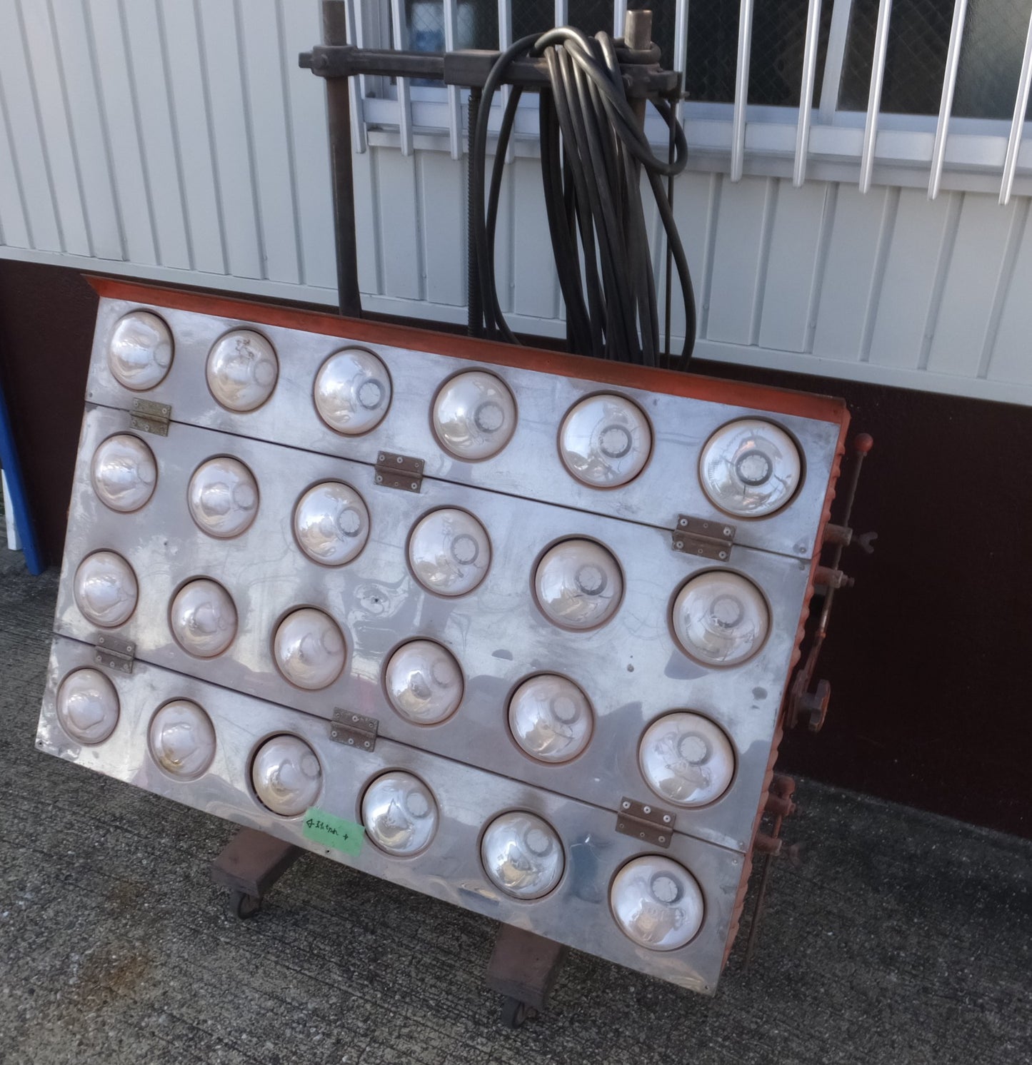 【愛知発 直接引取限定】◆赤外線 ライト ヒーター 乾燥 機 板金 塗装 メーカー 型式 不明 200V NIKKO ニッコー INFRARED RAYS STAND NKR24◆