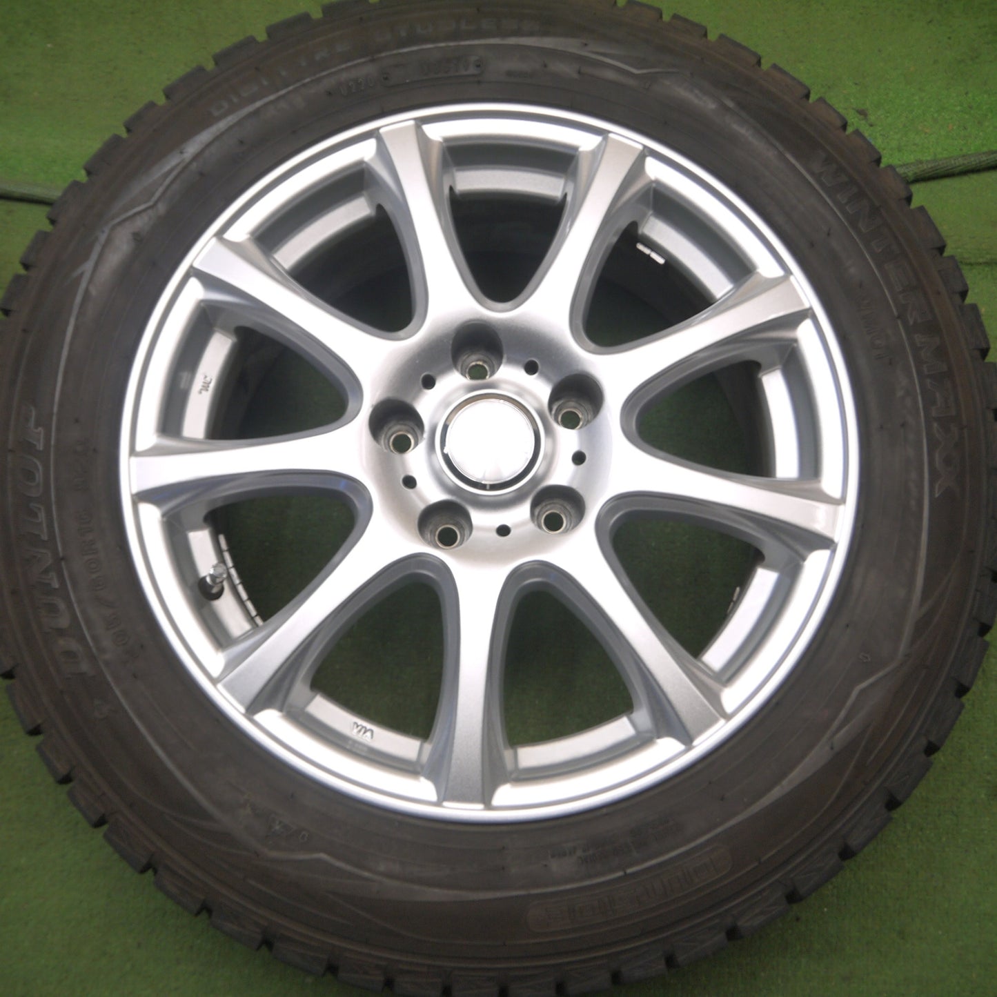 *送料無料* バリ溝！キレイ！9.5分★スタッドレス 205/60R16 ダンロップ ウインターマックス WM01 DUFACT デュファクト 16インチ PCD114.3/5H★4072901Hス