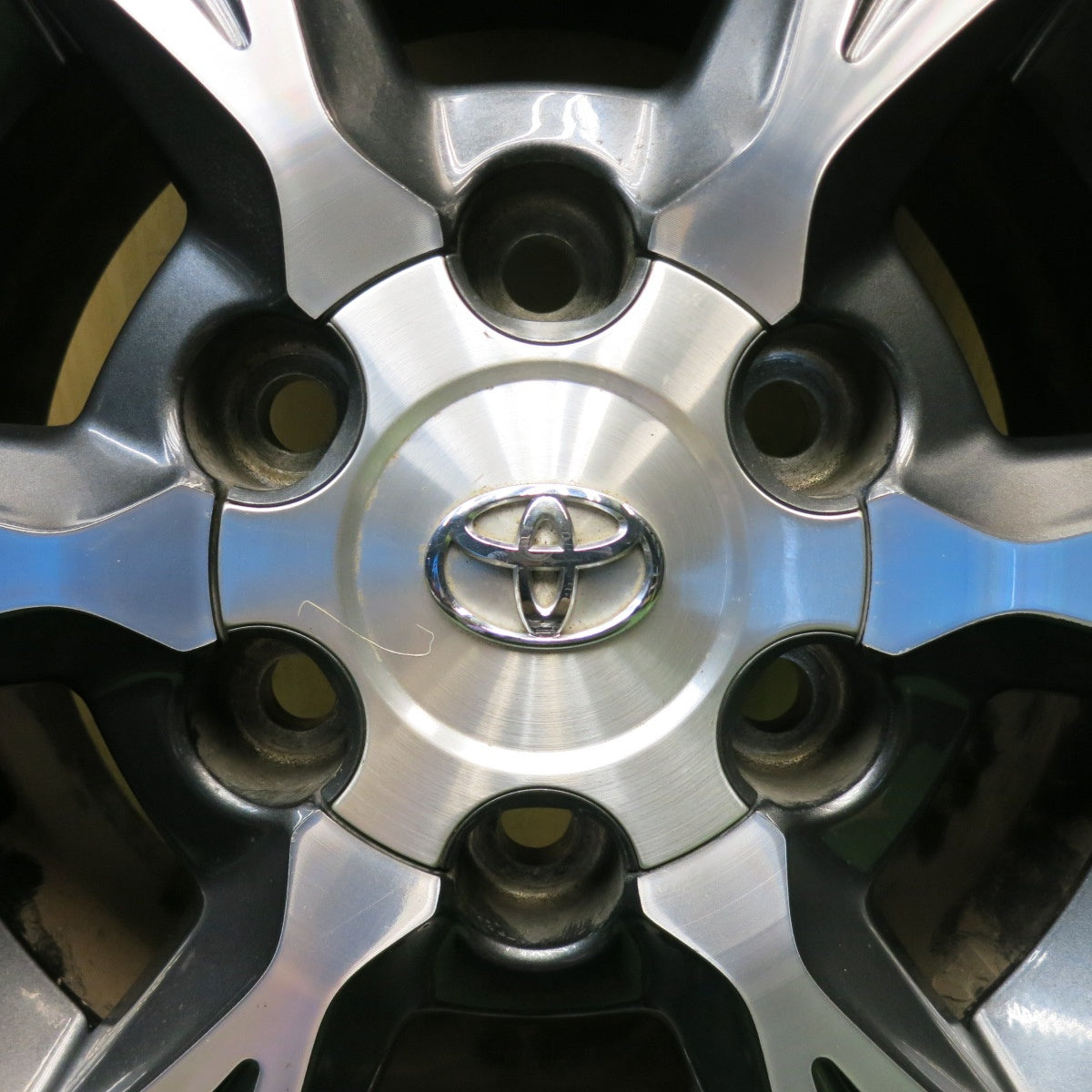 バリ溝！9.5分◎トヨタ 200系 ハイエース 純正 OP 195/80R15 107/105L ダンロップ エナセーブ VAN01 15インチ PCD139.7/6H◎6100306HAノ