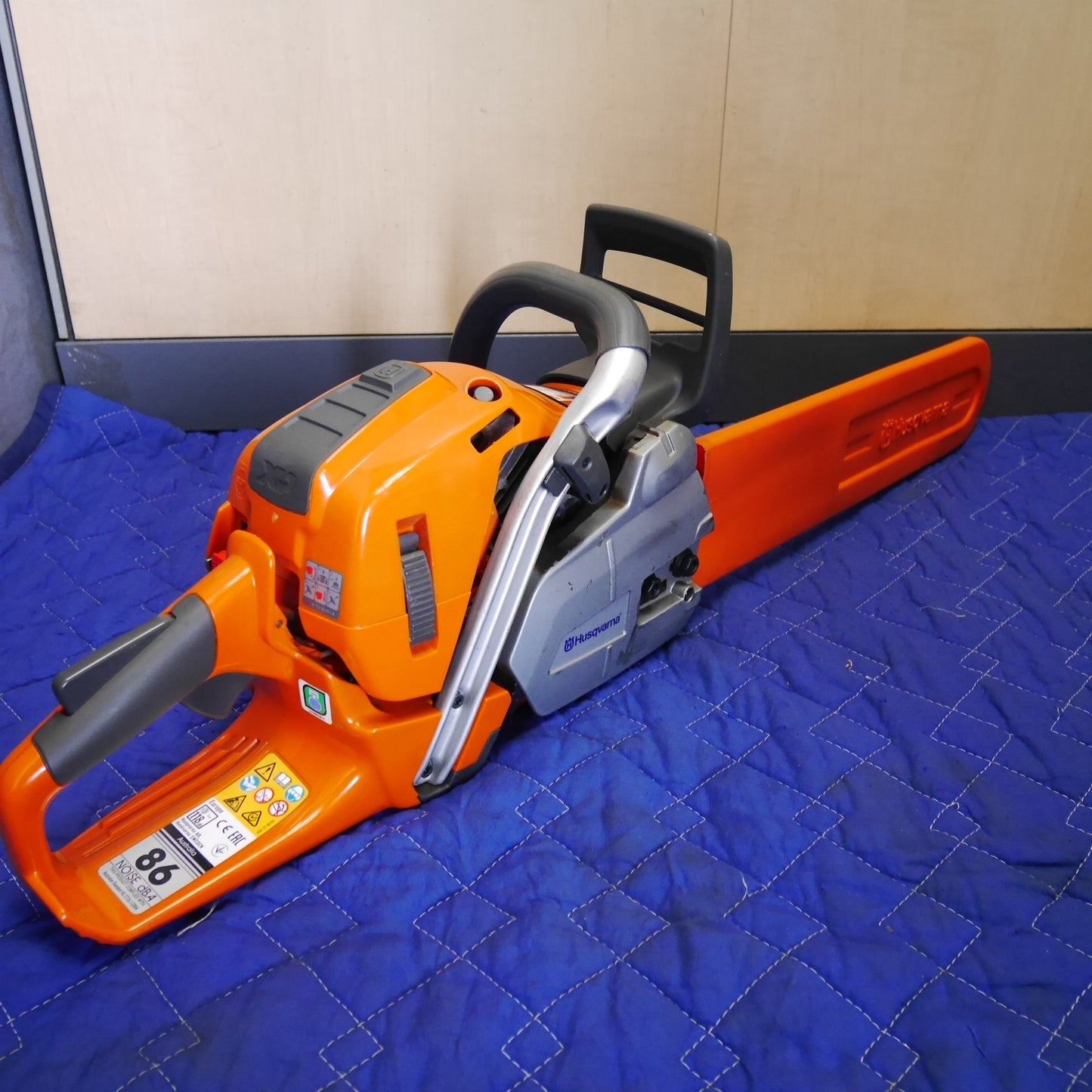 [送料無料] キレイ☆Husqvarna ハスクバーナ エンジン チェーンソー 560XP チェンソー 切断機 ガイドバー 約44cm②☆