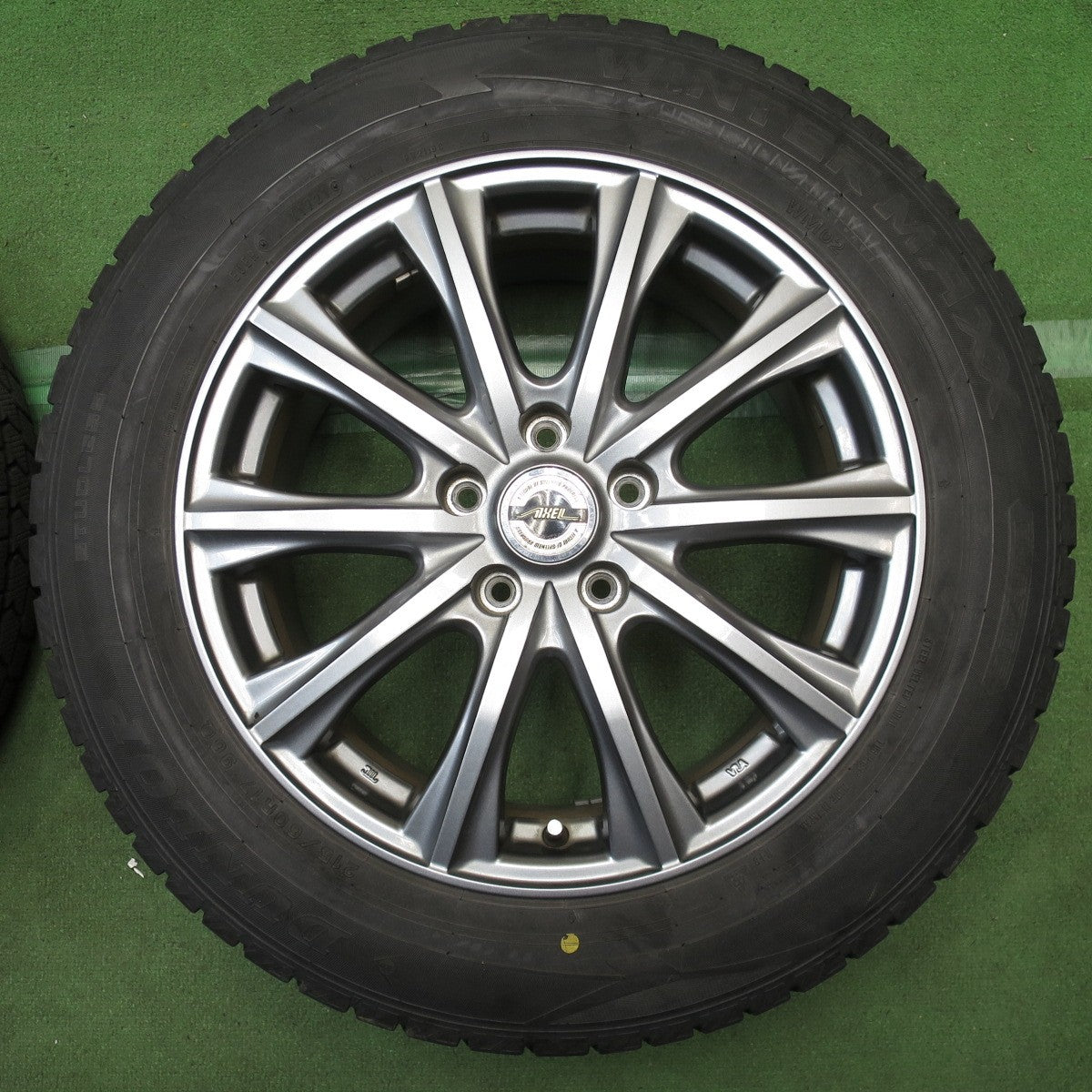 バリ溝！キレイ！9分◎スタッドレス 215/60R17 ダンロップ ウインターマックス WM02 AXEL アクセル 17インチ PCD114.3/5H◎6092203NJス