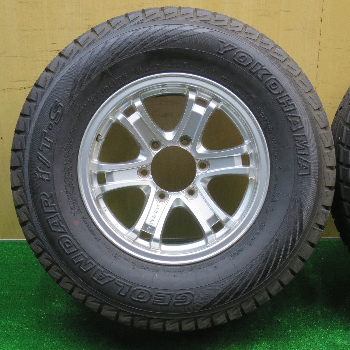 バリ溝！キレイ！9.5分★KEELER 265/70R16 スタッドレス ヨコハマ ジオランダー i/T-S キーラー 16インチ PCD139.7/6H★5100702NJス