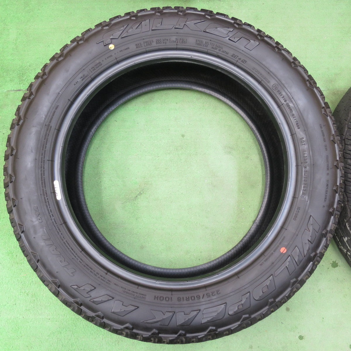 [送料無料] バリ溝！24年！ほぼ10分★225/60R18 ファルケン WILDPEAK A/T TRAIL 01A タイヤ 18インチ RAV4 ハリアー レクサス NX RX 等★5040304イノタ