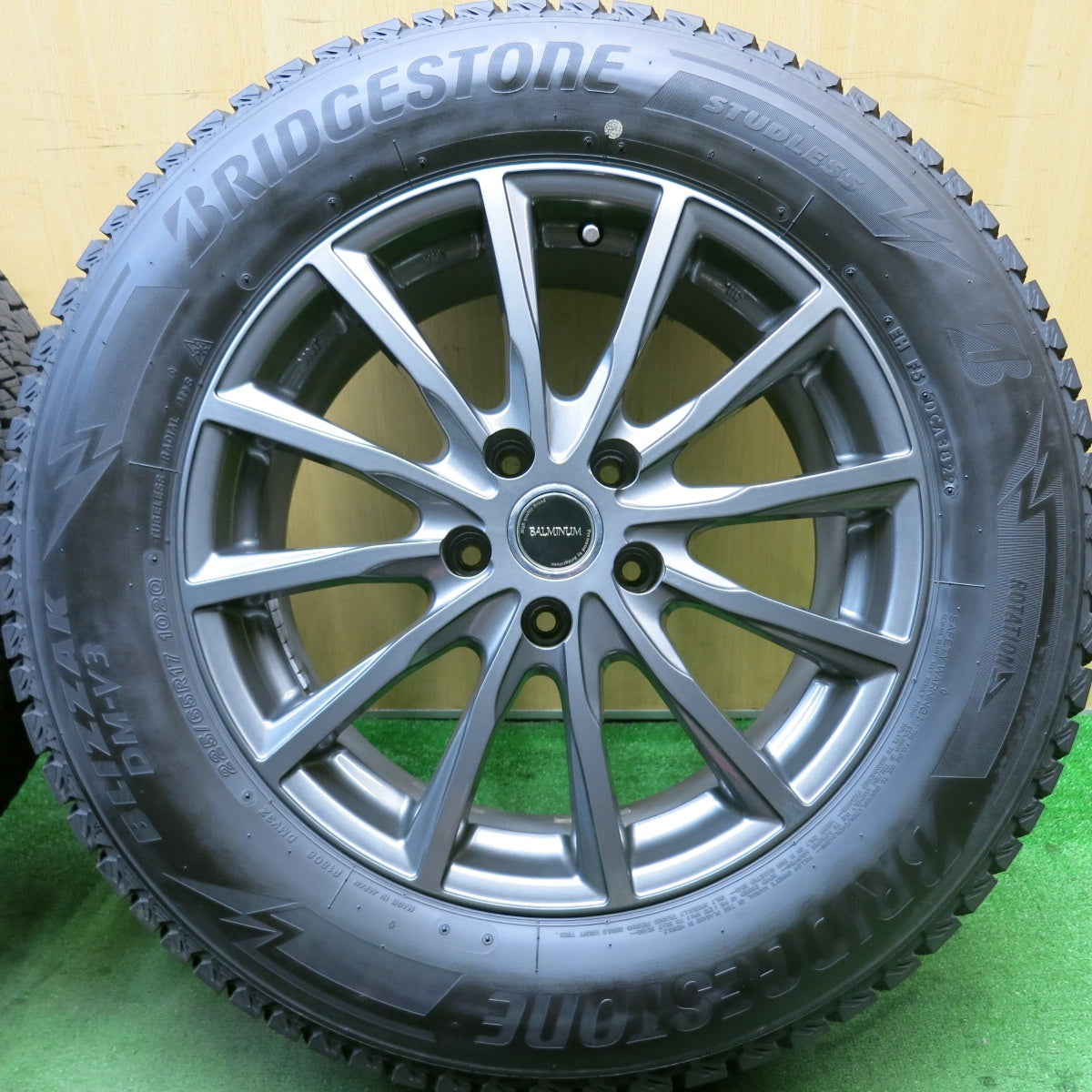 バリ溝！22年！キレイ！9.5分★スタッドレス 225/65R17 ブリヂストン ブリザック DM-V3 BALMINUM バルミナ 17インチ PCD114.3/5H★5081001HAス