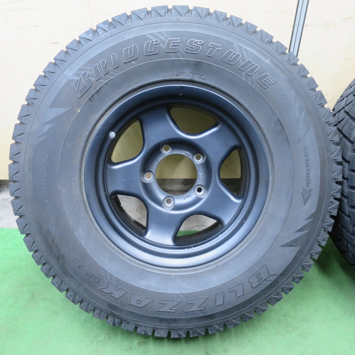 付属品付き！バリ溝！9.5分★BRADLEY V 285/75R16 116/113Q スタッドレス ブリヂストン ブリザック DM-Z3 ブラッドレー 16インチ PCD150/5H★6020201ナス
