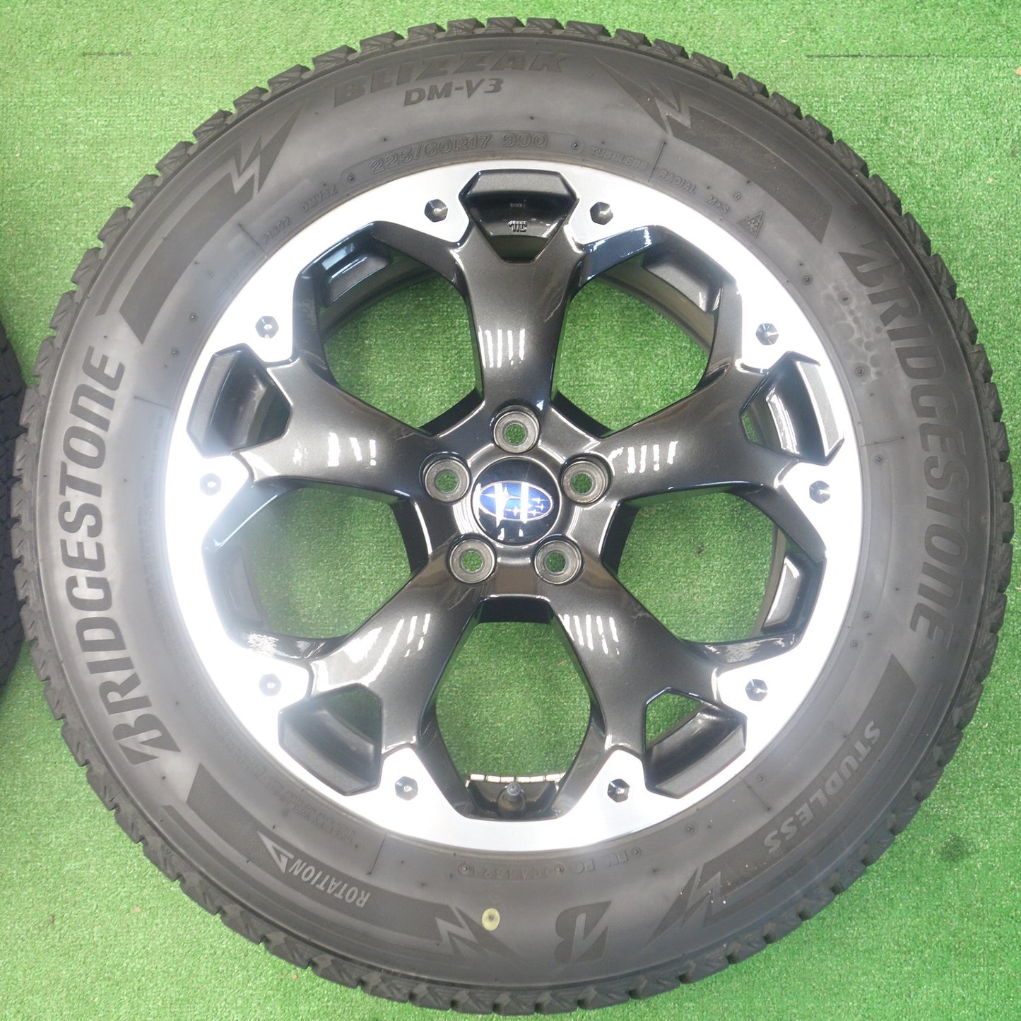 キレイ★スバル XV GT系 純正 225/60R17 スタッドレス ブリヂストン ブリザック DM-V3 17インチ PCD100/5H★6021101KTス