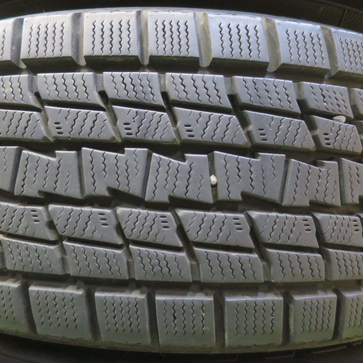 バリ溝！キレイ！9.5分◎スタッドレス 225/65R17 グッドイヤー アイスナビ SUV ravrion selzer ラブリオン 17インチ PCD114.3/5H◎6081204イス