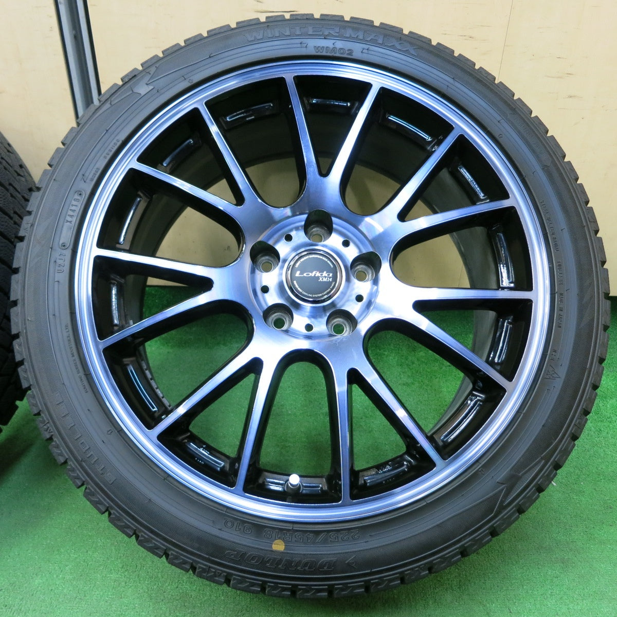*送料無料* バリ溝！キレイ！9.5分★スタッドレス 225/45R18 ダンロップ ウインターマックス WM02 Lofida XM14 18インチ PCD114.3/5H★4050806イス
