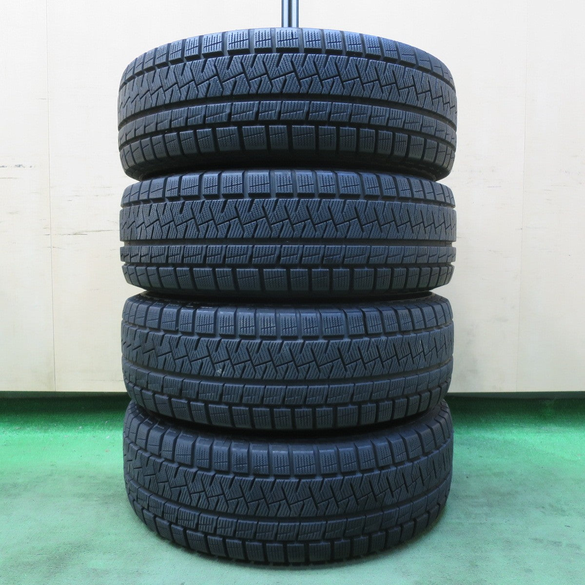 バリ溝！キレイ！9分★スタッドレス 195/65R15 ピレリ アイスアシンメトリコ TEAD テッド 15インチ PCD114.3/5H★5062004イス