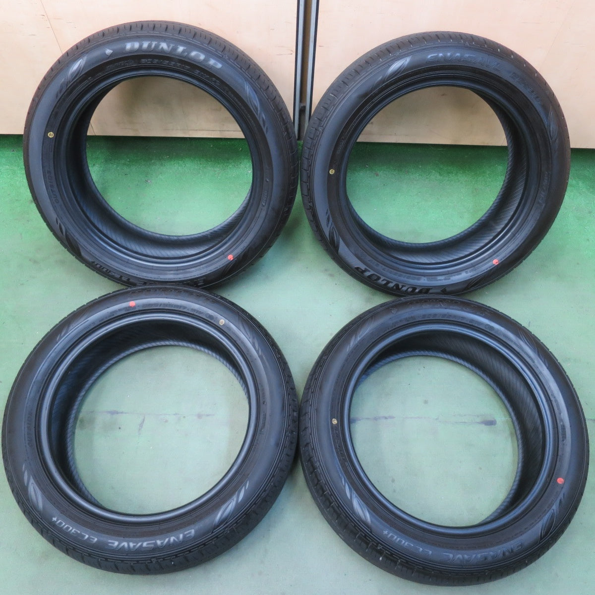 新車外し！26年◎205/55R17 ダンロップ エナセーブ EC300+ タイヤ 17インチ ノア ヴォクシー エスクァイア セレナ ステップワゴン 等◎6092507イノタ