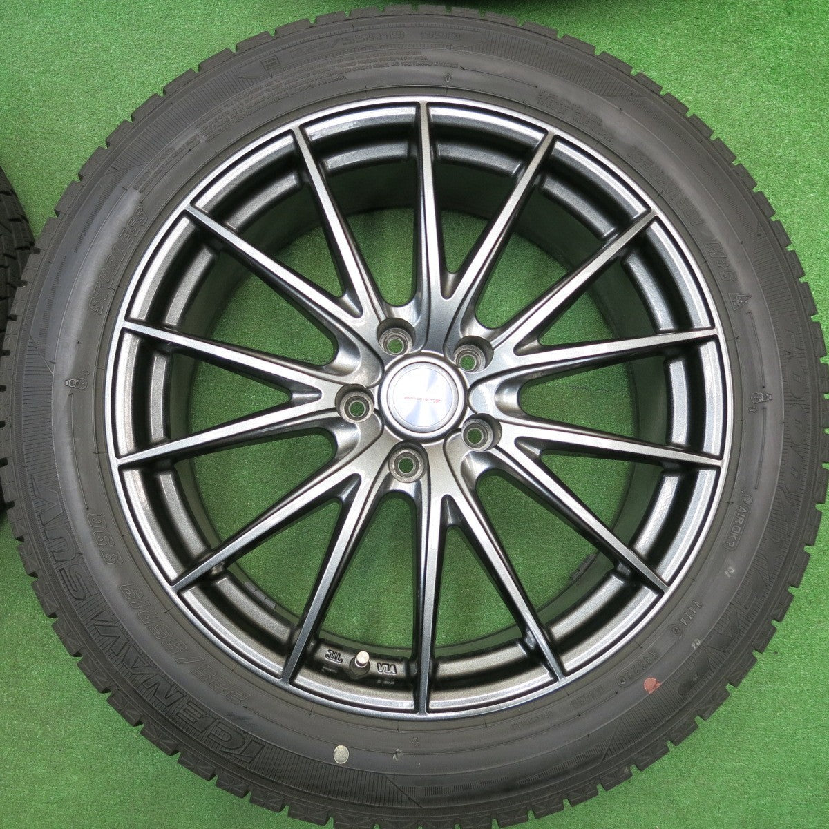 バリ溝！22年！キレイ！9.5分★スタッドレス 225/55R19 グッドイヤー アイスナビ SUV VELVA SPORTZ ヴェルヴァ 19インチ PCD114.3/5H★5121807HAス