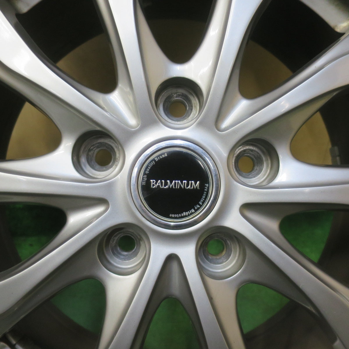 ほぼ未使用！24年◎スタッドレス 205/60R16 ヨコハマ アイスガード iG70 BALMINUM TR10 バルミナ 16インチ PCD114.3/5H◎6081603イス