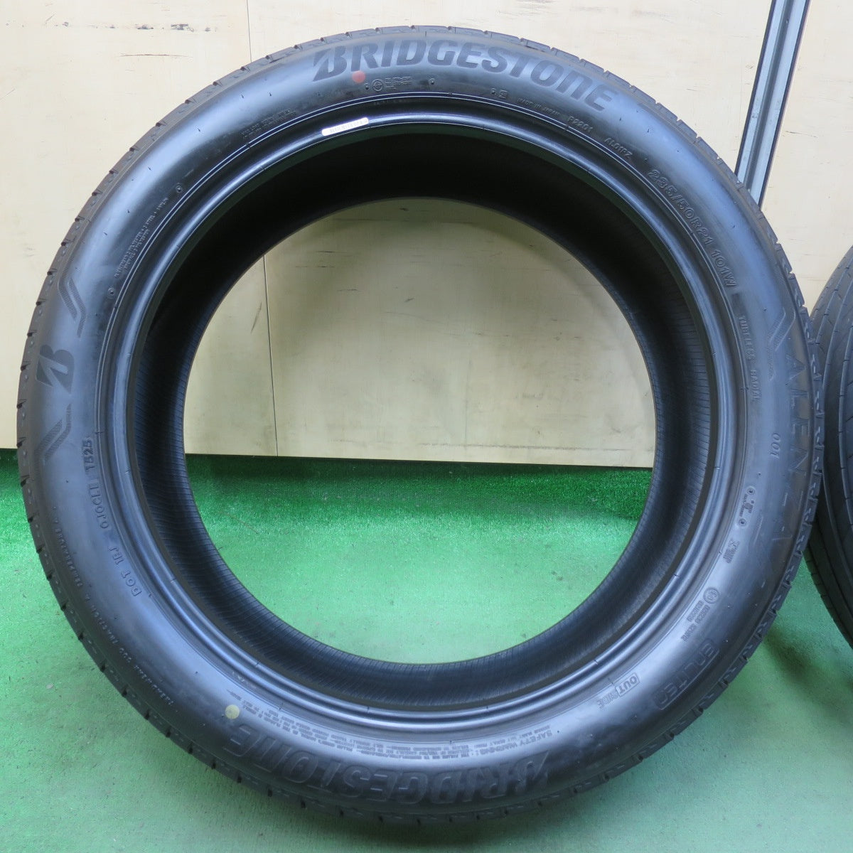 バリ溝！25年！9.5分★235/50R21 ブリヂストン アレンザ 001 タイヤ 21インチ レクサス RX ジャガー インフィニティ 等★5102806イノタ