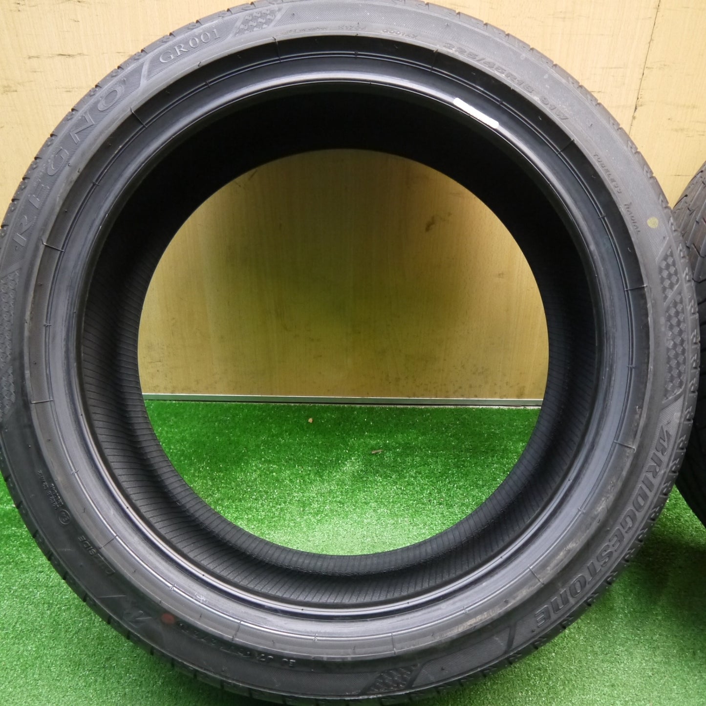 新車外し！21年★225/45R18 ブリヂストン レグノ GR001 タイヤ 18インチ クラウン レヴォーグ オデッセイ 等★5122206Hノタ